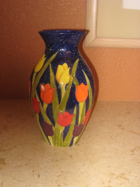 tulipvaseblue.jpg
