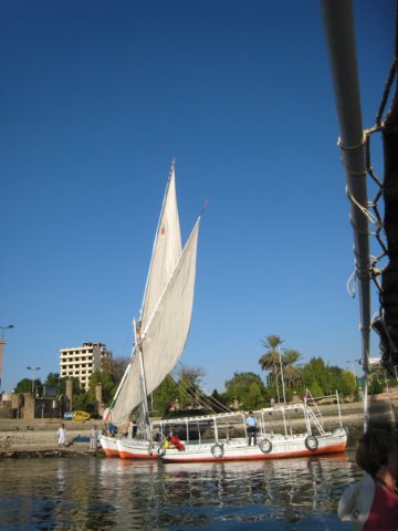 egyptaswanfeluccasailing_05.jpg