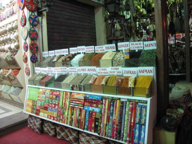 egyptaswanspicemarket_02.jpg