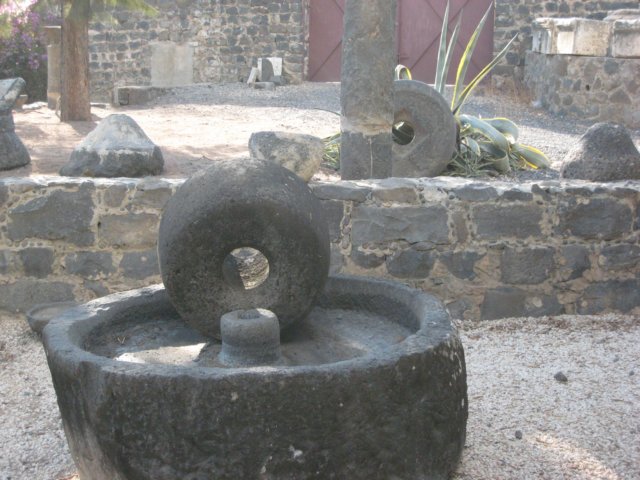 israelcapharnaumsynagogue_06.jpg