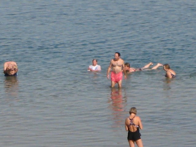 israeldeadseaswim_07.jpg