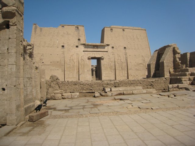 egyptnileedfutemple_04.jpg