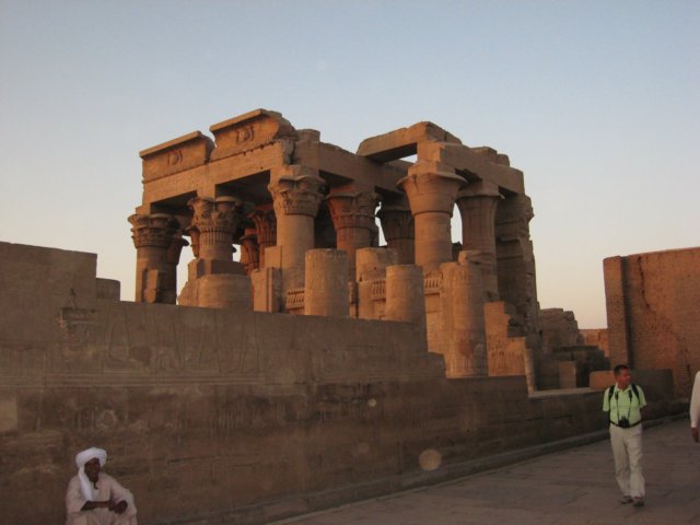 egyptkomombotemple_32.jpg