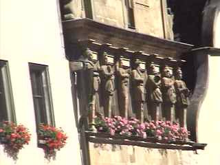Figures on building
