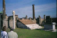2403pompeii.jpg (40613 bytes)