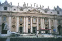 2705rome_stpeterssq.jpg (59741 bytes)