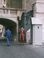 2809romevaticanguard.jpg (53102 bytes)