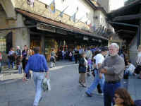 pcl_florence_ponte_vecchio_market2.jpg (74406 bytes)