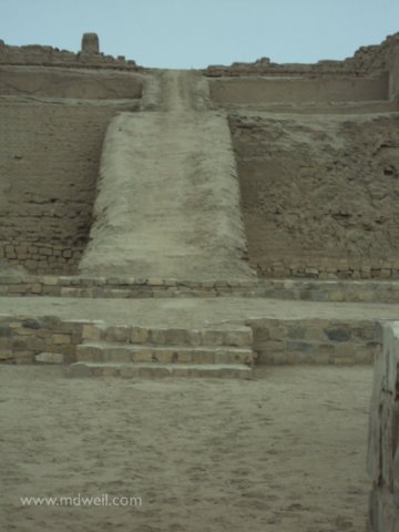 limapachacamacpyramidramp.jpg